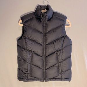 WOMANS MEC DOWN VEST